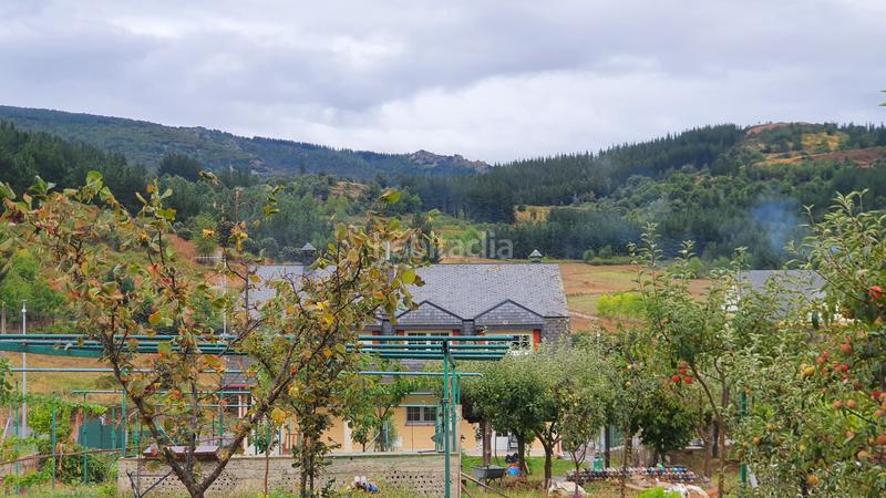 Foto 29596c3b-8bce-4d43-b05f-d41dd9cb84ca. Chalet con camino parcheggio in Vega de Espinareda