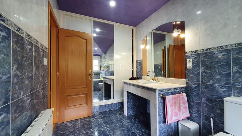 Foto 317259c8-8cba-4b39-9ca0-a7ca4d2d8fbe. Chalet con camino parcheggio in Vega de Espinareda