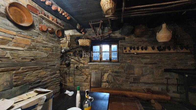 Foto 341217e5-ec8a-4c15-8ffb-751787aacdaf. Chalet con camino parcheggio in Vega de Espinareda