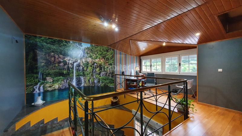 Foto 3f5ac2bc-7fbc-436e-a311-5bc5b1b5d453. Chalet con camino parcheggio in Vega de Espinareda