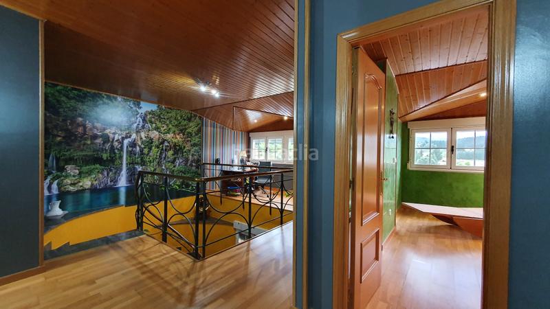 Foto 44e5acbc-2c0f-4c40-9cec-14f53e29379e. Chalet con camino parcheggio in Vega de Espinareda