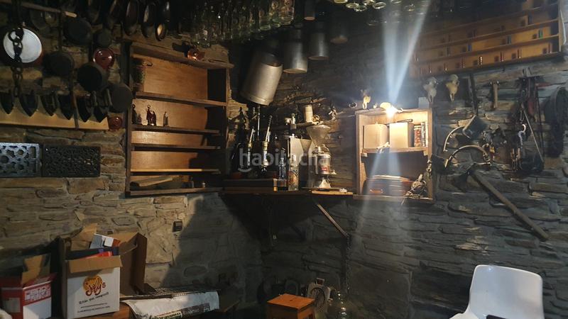 Foto 486447b0-1662-4ad9-8244-bcd93dc94d41. Chalet con camino parcheggio in Vega de Espinareda