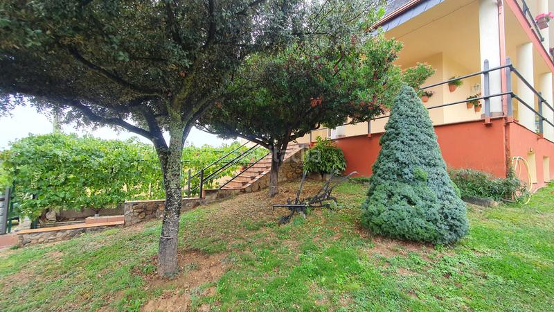 Foto 4e0f114d-c08c-4c8f-8517-dc1018433e21. Chalet con camino parcheggio in Vega de Espinareda