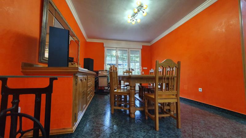 Foto 74d77d3a-bb0a-41ef-9bef-ca86597d2878. Chalet con camino parcheggio in Vega de Espinareda