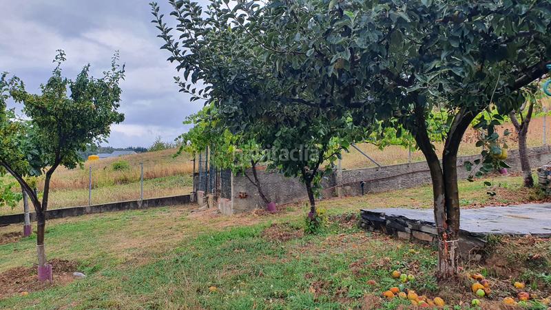 Foto 78588298-0f60-4748-af9b-05383104266c. Chalet con camino parcheggio in Vega de Espinareda