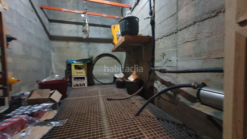 Foto 90464273-24fc-491c-a21f-076c789ed56d. Chalet con camino parcheggio in Vega de Espinareda