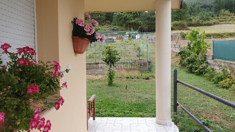 Foto 91cfa941-7e55-42d1-8fe0-30bfd50b8ea1. Chalet con camino parcheggio in Vega de Espinareda