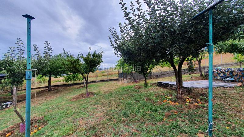 Foto 9d8f28fc-0ffb-4cd2-baa7-2b839789446d. Chalet con camino parcheggio in Vega de Espinareda