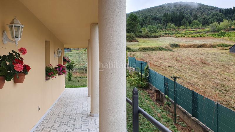 Foto af441af7-9b49-439f-b04e-eeb9c78dab48. Chalet con camino parcheggio in Vega de Espinareda