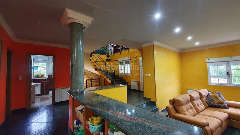 Foto c824618f-d08f-438a-8932-2a0ffdabe4a9. Chalet con camino parcheggio in Vega de Espinareda