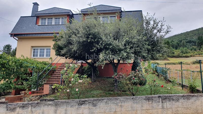 Foto cb520781-89dc-4ccd-892e-36adc88f6f3a. Chalet con camino parcheggio in Vega de Espinareda