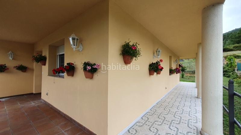 Foto ce11c6ae-3fcb-49cc-9c66-f75c3c3dbfa6. Chalet con camino parcheggio in Vega de Espinareda