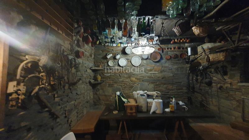 Foto da4d23fb-f6e0-47ed-9481-49f025a7001c. Chalet con camino parcheggio in Vega de Espinareda