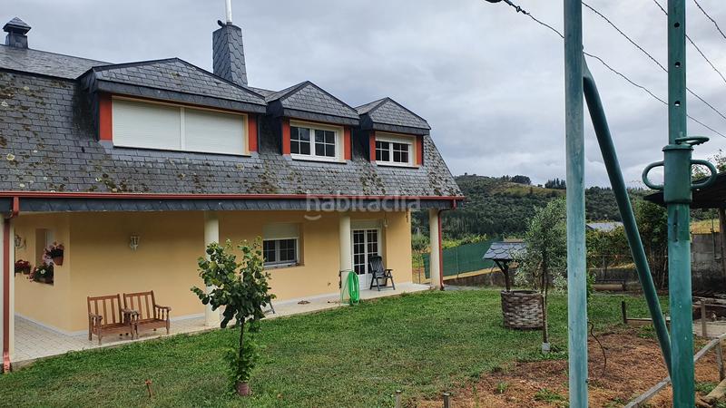 Foto e276f220-9afd-48ff-a10e-1d4b53655257. Chalet con camino parcheggio in Vega de Espinareda