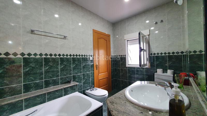 Foto f1f90d91-181a-45e2-8104-dd0b44ddf0ce. Chalet con camino parcheggio in Vega de Espinareda