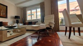 Piso en Trafalgar. Exterior, terraza, garaje y trastero. listo para entrar a vivir.