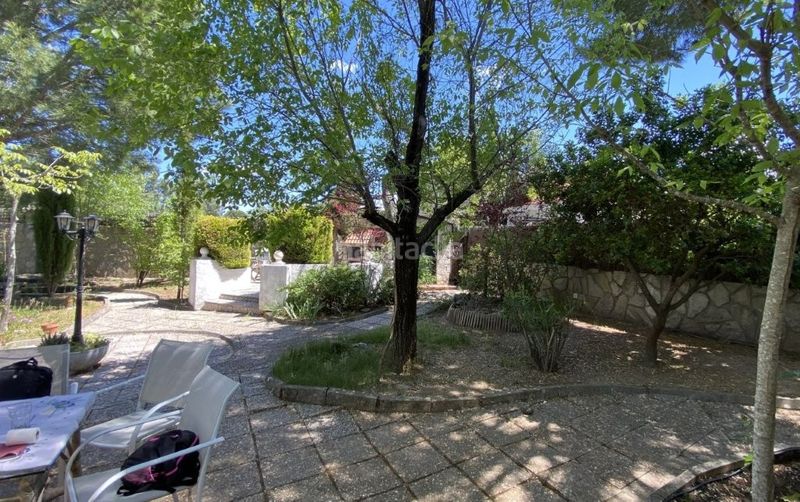 Foto a2bd60d9-d630-4282-885a-0d9fb7e28c92. Xalet amb xemeneia calefacció aparcament piscina a Cadalso de los Vidrios