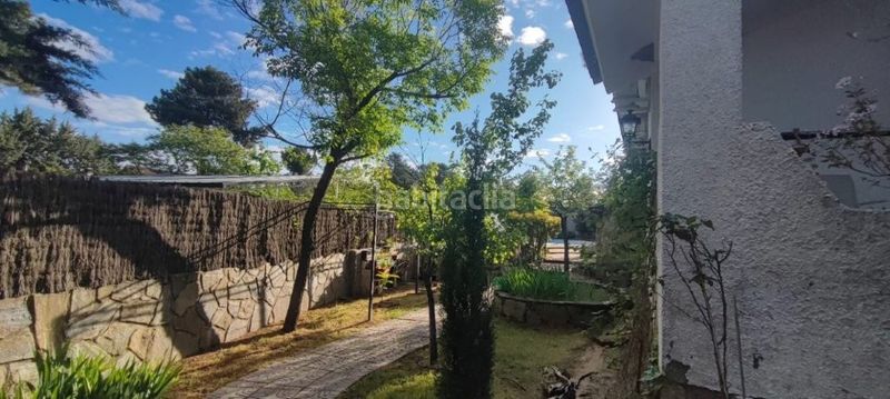 Foto df81254f-9d54-483a-8ad3-19005c8043f7. Xalet amb xemeneia calefacció aparcament piscina a Cadalso de los Vidrios