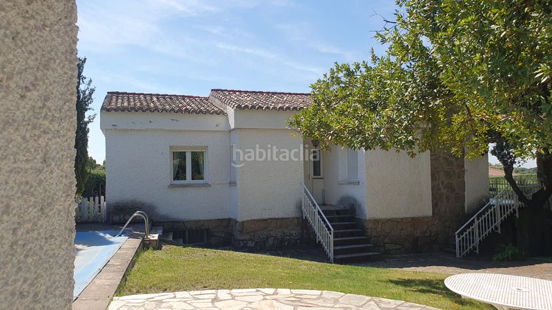Foto 3ac4dfde-c488-4ef4-a7de-865c63a8439d. Xalet amb xemeneia calefacció aparcament piscina a Valdemorillo