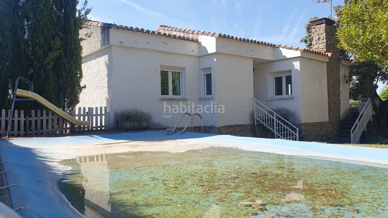 Foto 476e3125-1c44-41a9-a6b6-c2a73c45f2c4. Xalet amb xemeneia calefacció aparcament piscina a Valdemorillo