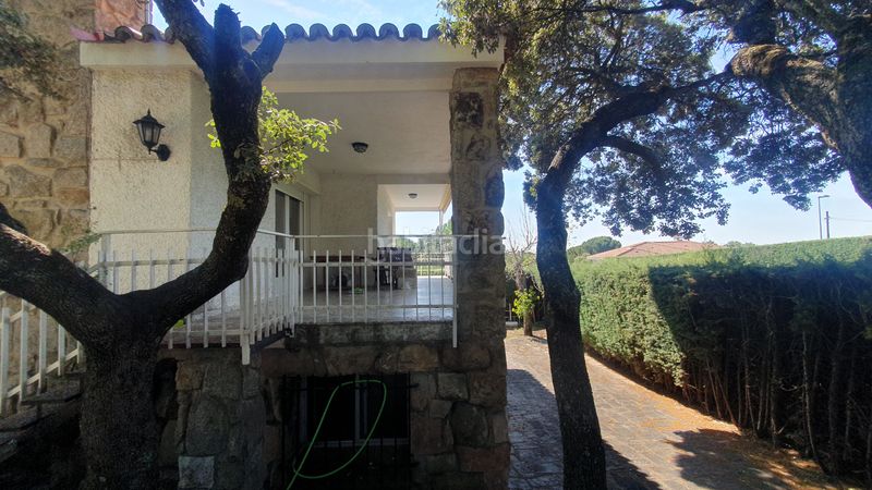 Foto 6c5d1093-1779-4703-afc0-93bcd0ee5573. Xalet amb xemeneia calefacció aparcament piscina a Valdemorillo