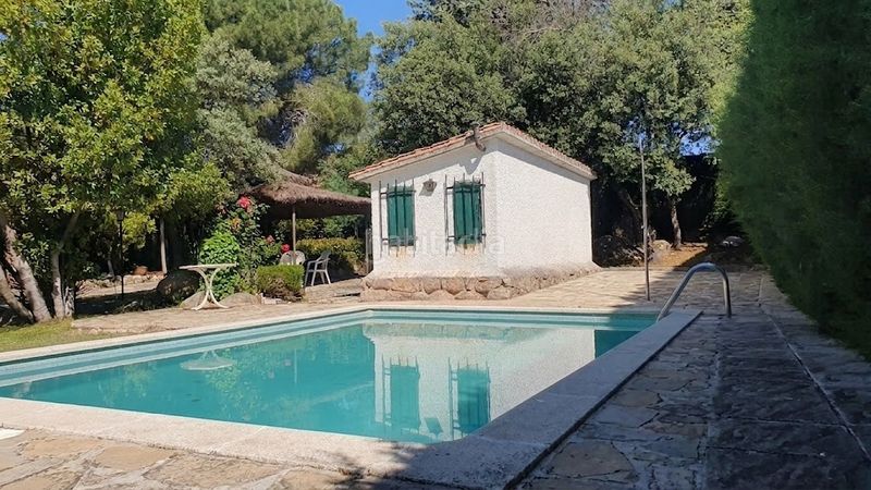 Foto a4bf51ac-e78a-4554-9aa8-6f86fc9b61e8. Xalet amb xemeneia calefacció aparcament piscina a Valdemorillo