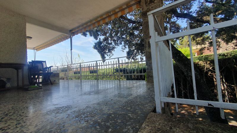 Foto ba1e918c-9ef8-4759-a818-78d5699e846d. Xalet amb xemeneia calefacció aparcament piscina a Valdemorillo