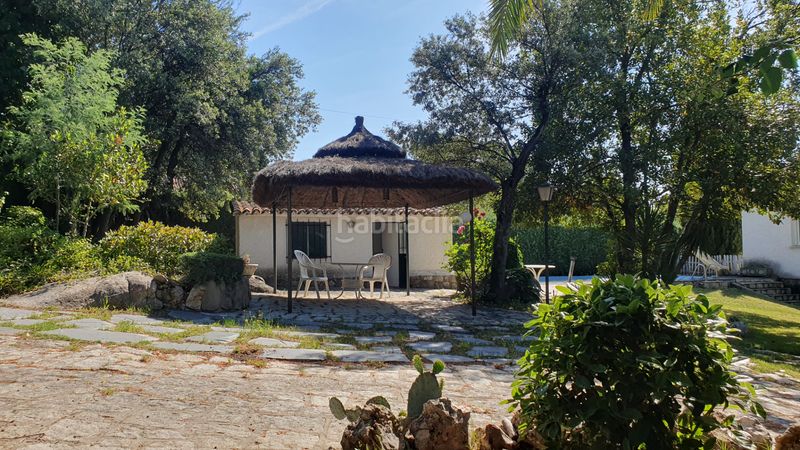 Foto e7ae9c26-b99f-4c7c-85f6-7f6aa9ff4697. Xalet amb xemeneia calefacció aparcament piscina a Valdemorillo