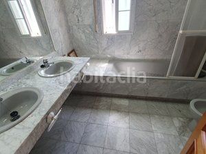 Foto 0ff2162f-16b7-47b6-a366-38a4fcb12f58. Casa adossada amb xemeneia calefacció aparcament piscina a Villanueva de la Cañada