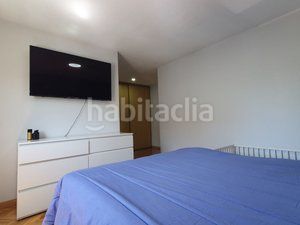Foto 650b3f82-057c-4e96-b2e4-de66cd350cb9. Casa adossada amb xemeneia calefacció aparcament piscina a Villanueva de la Cañada