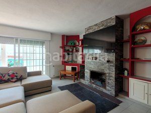 Foto b15e8a20-9c04-4418-a080-05634fcd0b3f. Casa adossada amb xemeneia calefacció aparcament piscina a Villanueva de la Cañada