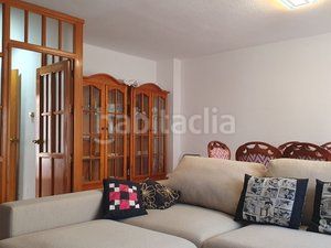 Foto c572302c-fe59-4a96-aea4-ccea4337d46c. Casa adossada amb xemeneia calefacció aparcament piscina a Villanueva de la Cañada