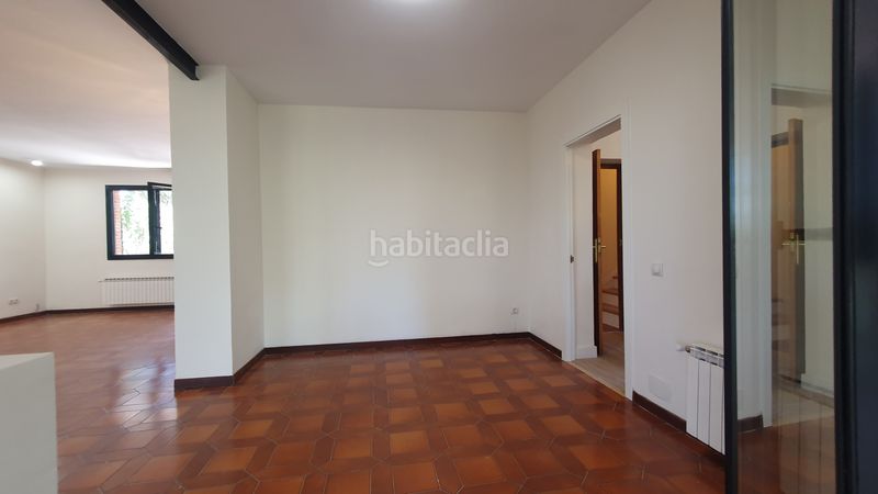 Foto 18a636cb-5891-45c7-9ee4-04c0bec2aa2f. Rent chalet with fireplace heating parking pool in Valdemorillo