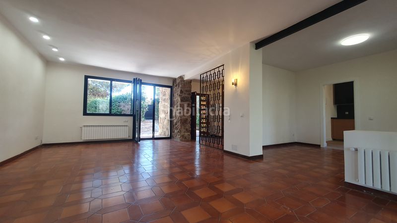 Foto 1fa30f95-9209-414c-9726-0b49cee0670f. Rent chalet with fireplace heating parking pool in Valdemorillo
