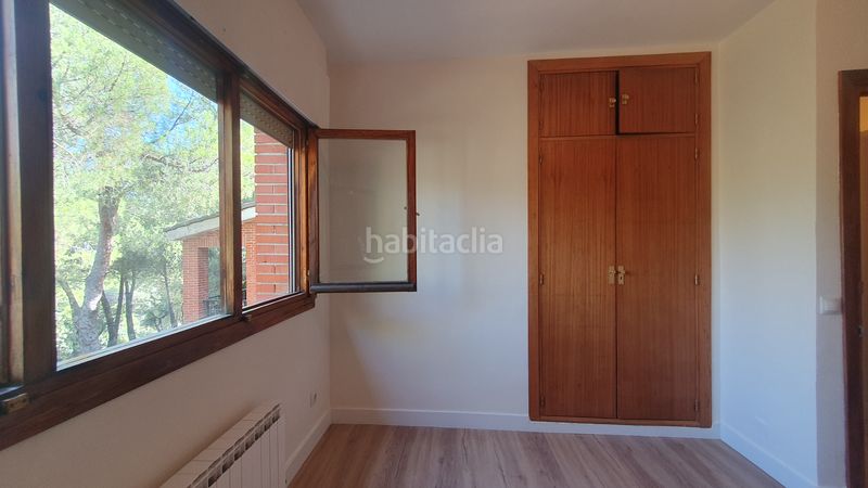 Foto 24111d2e-2199-4c51-8fbf-2c4ac4539efe. Rent chalet with fireplace heating parking pool in Valdemorillo