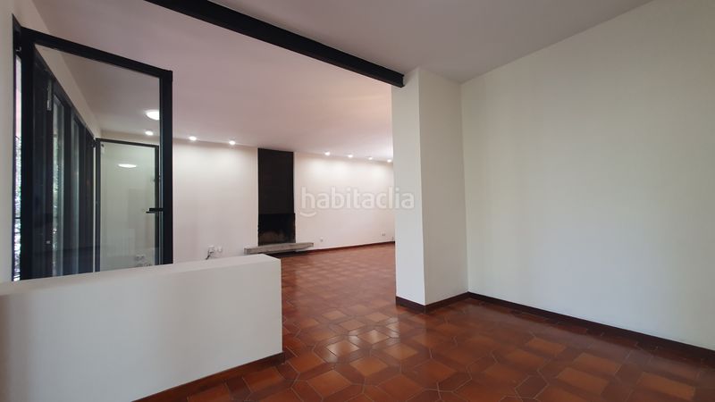Foto 2f1966a1-9053-4991-a1be-ae9a4e01f21d. Rent chalet with fireplace heating parking pool in Valdemorillo