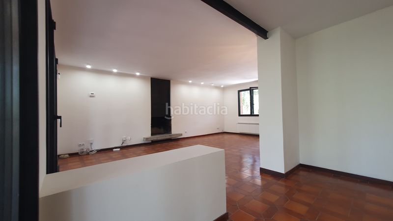 Foto 30d1b315-64c3-4da7-9bbb-eba576c1730d. Rent chalet with fireplace heating parking pool in Valdemorillo