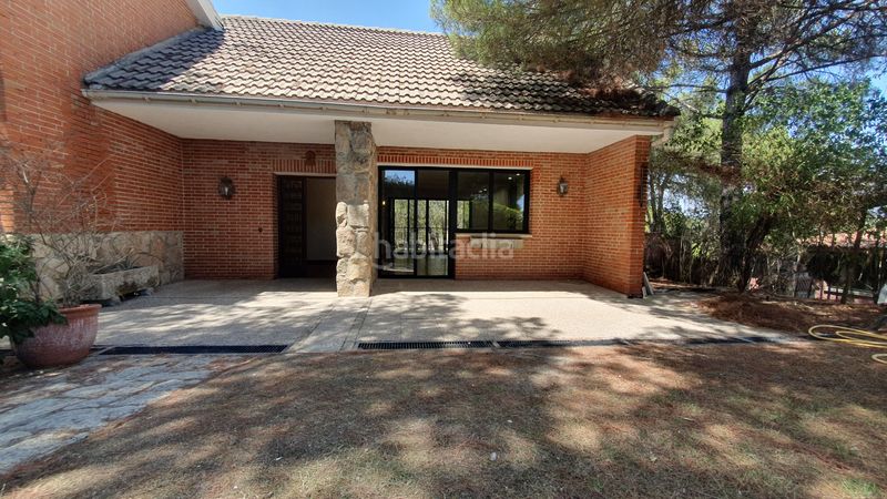 Foto 35ae0f23-01d2-4fe8-a604-619d7dab2db5. Rent chalet with fireplace heating parking pool in Valdemorillo
