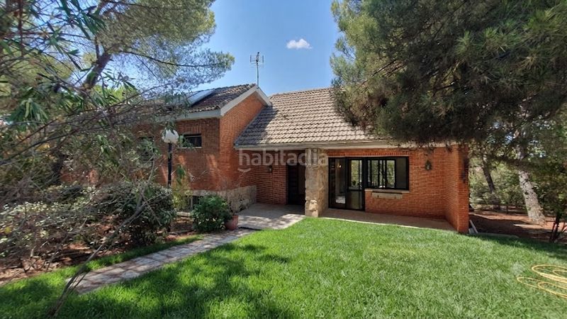 Foto 414c88a8-f7f9-4a5c-bc2d-b45bba1634c6. Rent chalet with fireplace heating parking pool in Valdemorillo