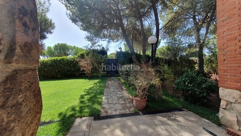 Foto 4beef6e4-6f0b-4eec-aa7f-87cf3bf805b1. Rent chalet with fireplace heating parking pool in Valdemorillo