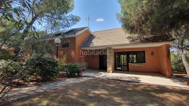 Foto 67296357-c5b7-43a6-af73-90ee887e47e6. Rent chalet with fireplace heating parking pool in Valdemorillo