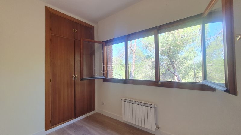 Foto 69d4e078-edc6-4e1f-bdfc-3d595d0e0608. Rent chalet with fireplace heating parking pool in Valdemorillo