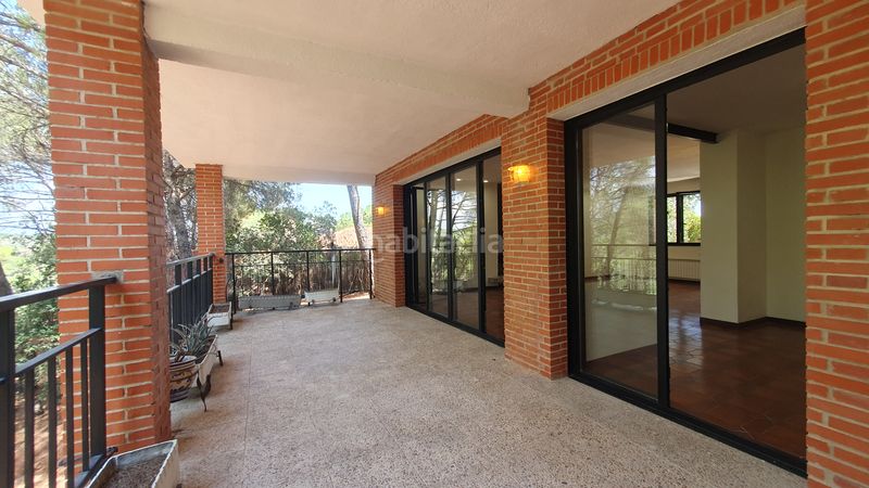 Foto 6e0a1152-5969-4acd-a0a3-9a06a3e1eae9. Rent chalet with fireplace heating parking pool in Valdemorillo
