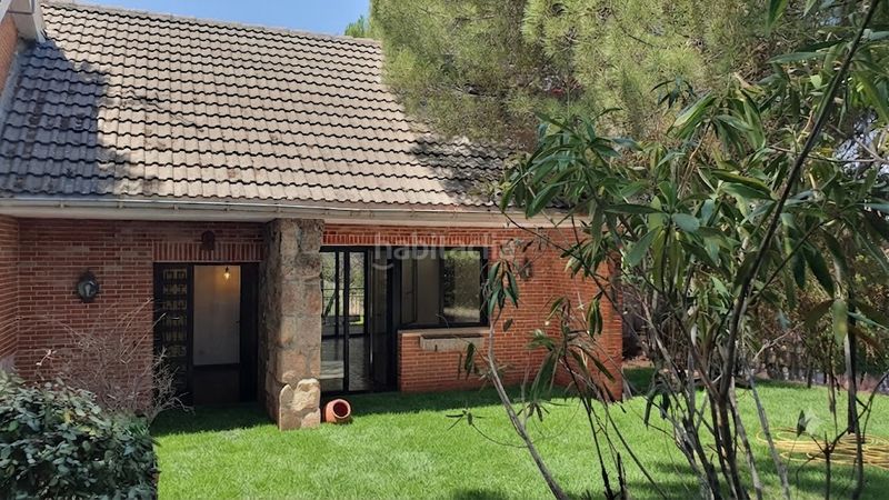 Foto 78230405-9a08-4d76-96ca-67c1b84a8218. Rent chalet with fireplace heating parking pool in Valdemorillo