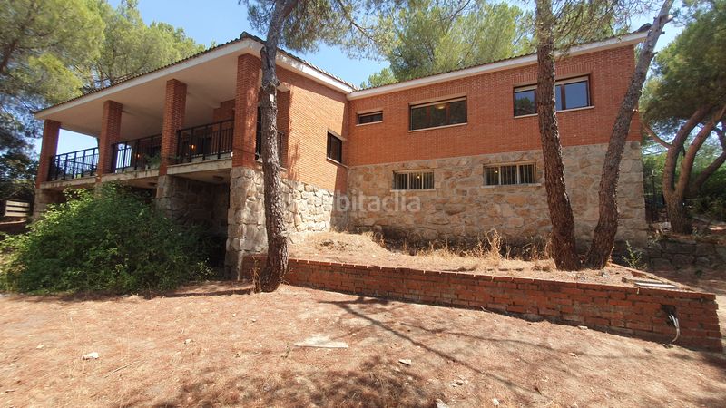 Foto 9151f1d9-6337-4e9e-b6e5-5d41c9d6f81f. Rent chalet with fireplace heating parking pool in Valdemorillo