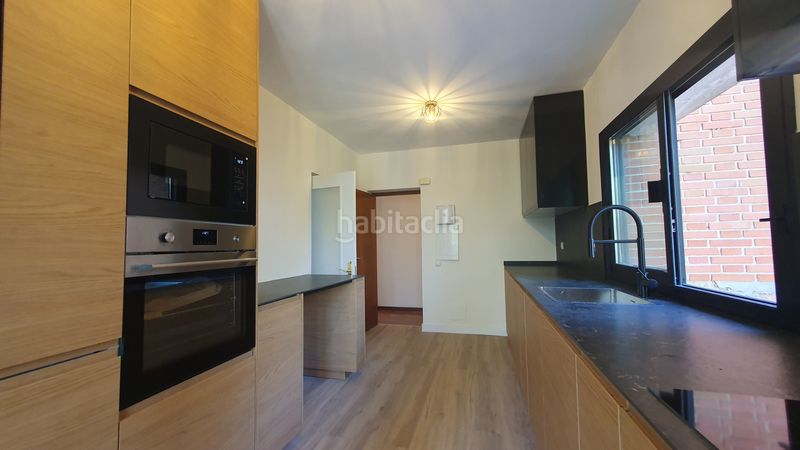 Foto 99bd48d9-fdef-402b-8726-1797a40ab45c. Rent chalet with fireplace heating parking pool in Valdemorillo