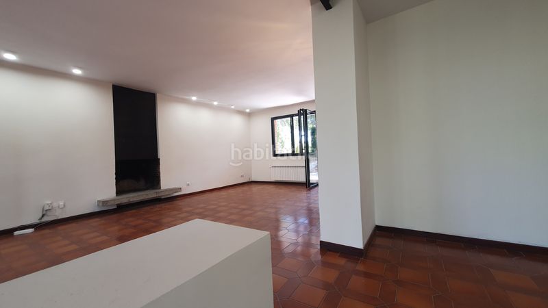 Foto 9a2759fb-b02a-4cb4-9bf1-555e60adbd32. Rent chalet with fireplace heating parking pool in Valdemorillo