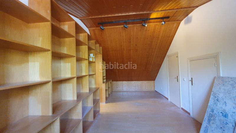 Foto b025c956-0dbd-40f0-af08-1ce4fff8c969. Rent chalet with fireplace heating parking pool in Valdemorillo