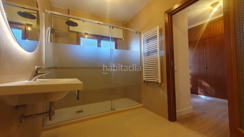 Foto c2ef0685-d66f-4fac-9e5d-bcdb642f321a. Rent chalet with fireplace heating parking pool in Valdemorillo
