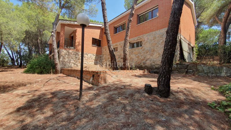 Foto c375f637-af85-42a1-a31d-333ca1fe4d9d. Rent chalet with fireplace heating parking pool in Valdemorillo